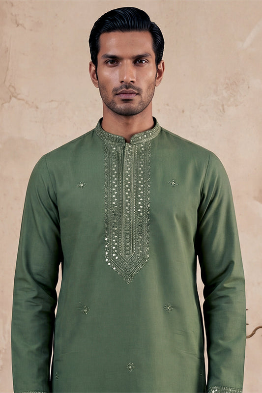 Ethnic Bay Mens Green Silk Blend Solid Emboidered Sequins Kurta MKU2276