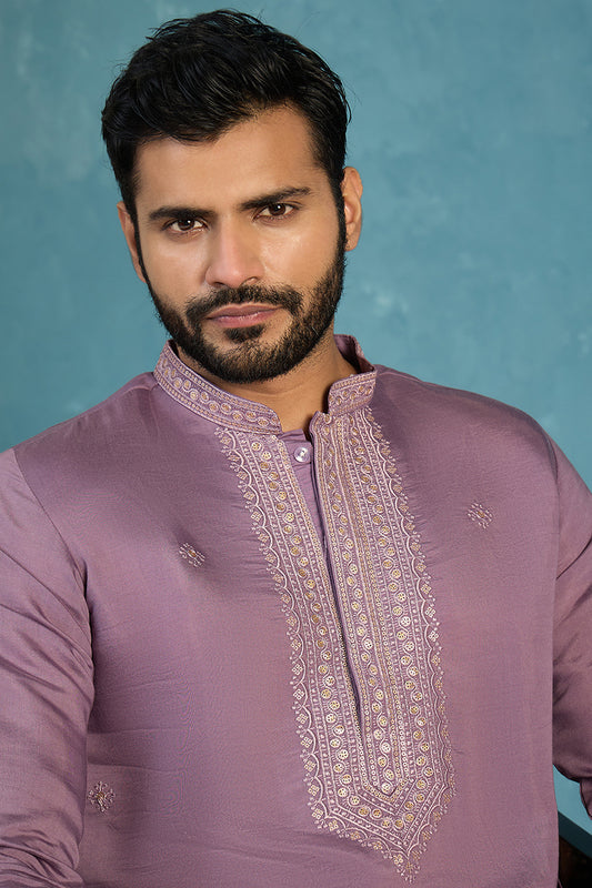 Ethnic Bay Mens Lavender Silk Blend Solid Emboidered Sequins Kurta With Trouser MKSET2277