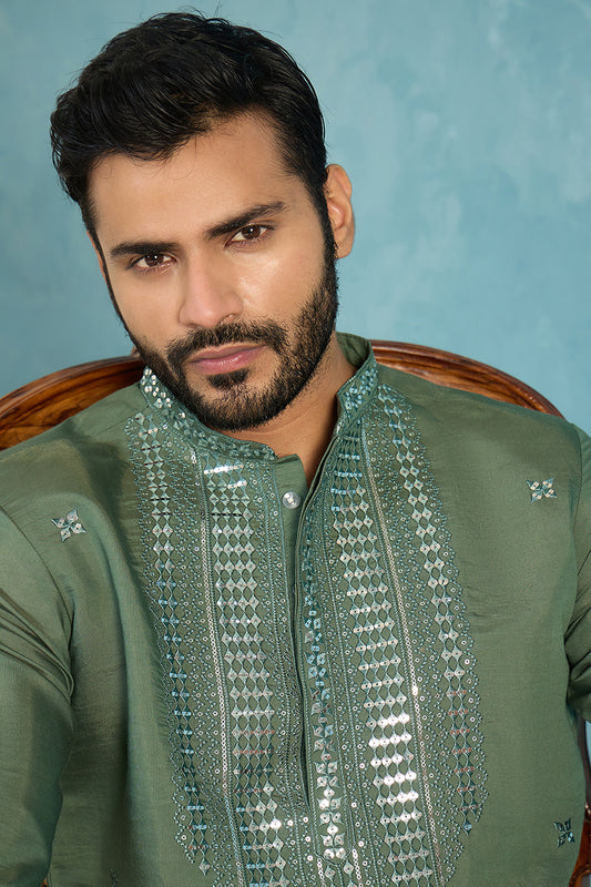 Ethnic Bay Mens Green Silk Blend Solid Emboidered Sequins Kurta MKU2279