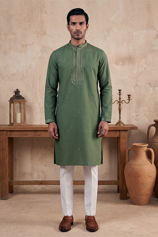 Ethnic Bay Mens Green Silk Blend Solid Emboidered Sequins Kurta With Trouser MKSET2276
