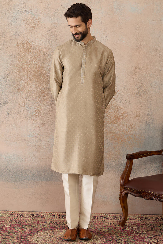 Ethnic Bay Men Beige Silk Blend Embroidered Solid Straight Kurta MKU2326