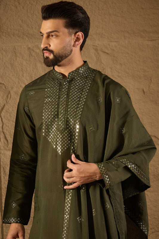 Green Silk Blend Solid Embroidered Straight Kurta with Dupatta MKUD1001