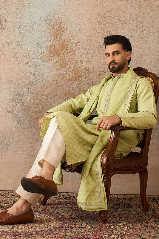 Ethnic Bay Men Green Jacquard Woven Design Floral Straight Kurta with Dupatta MKUD1018