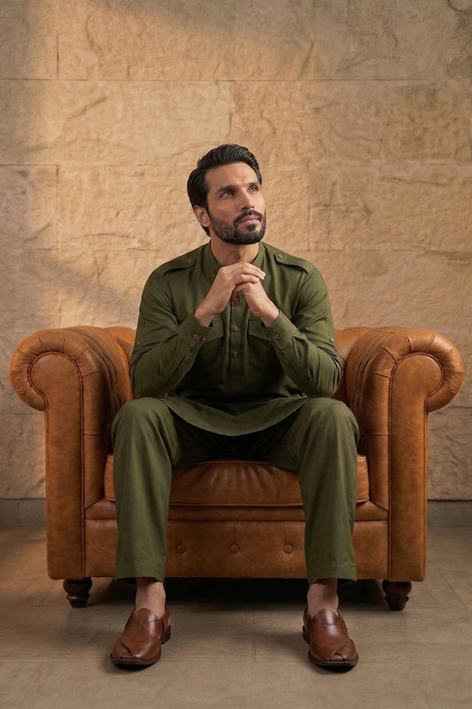 Ethnic Bay Men Green Viscose Rayon Solid Straight Pathani Set MKSET2201