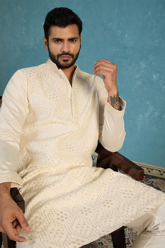 Ethnic Bay Men Off White Silk Blend Embroidered Straight Kurta Sets MKSET2082