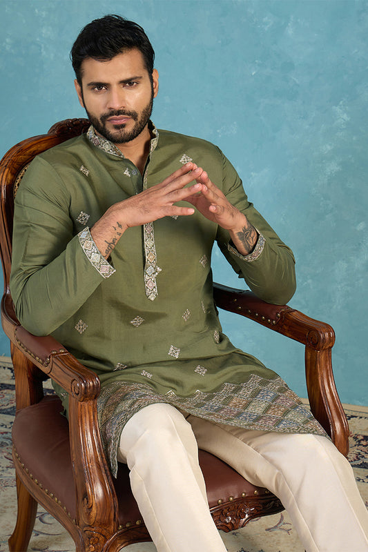 Ethnic Bay Silk Blend Green Solid Embroidered Calf Length Straight Kurta With Trousers MKSET2101