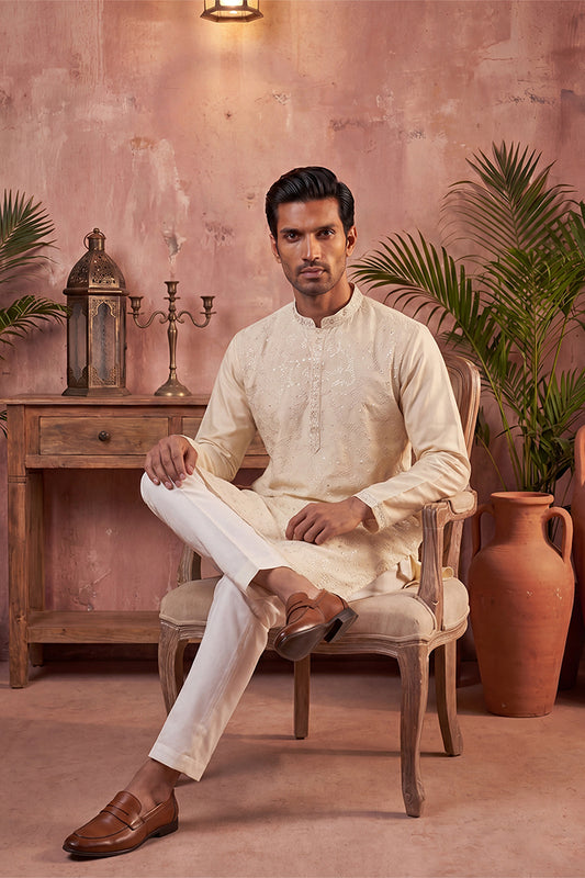 Ethnic Bay Men Off White Silk Blend Embroidered Straight Kurta Sets MKSET2129