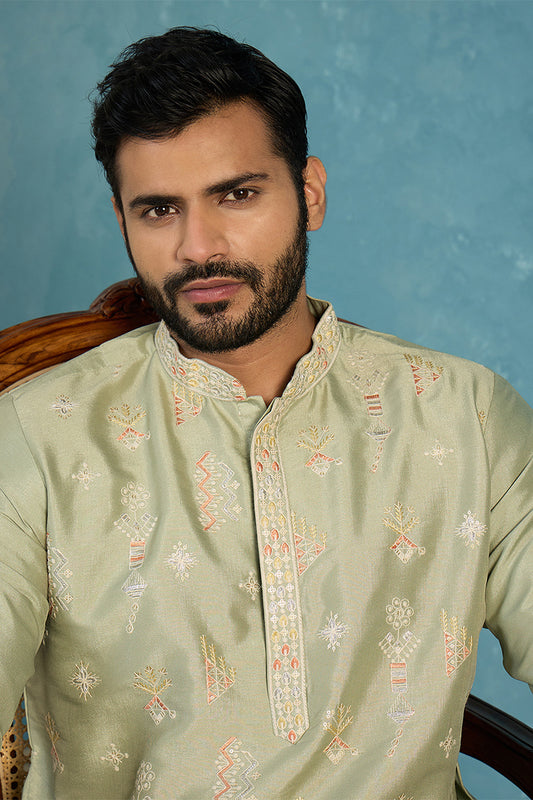 Ethnic Bay Mens Green Silk Blend Solid Embroidered Kurta With Trousers MKSET2153