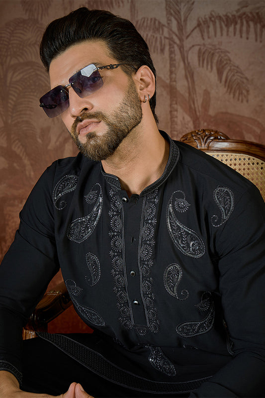 Ethnic Bay Mens Black Silk Blend Solid Embroidered Kurta With Trouser MKSET2382